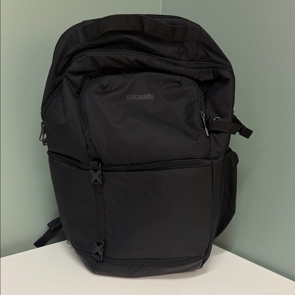 Pacsafe - Anti-theft -Camsafe - Camera Bag/Backpack